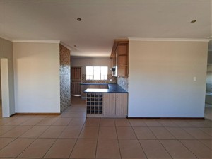 Townhouse For Sale in Rhodesdene Kimberley Northern Cape - P1629296