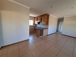 Townhouse For Sale in Rhodesdene Kimberley Northern Cape - P1629296