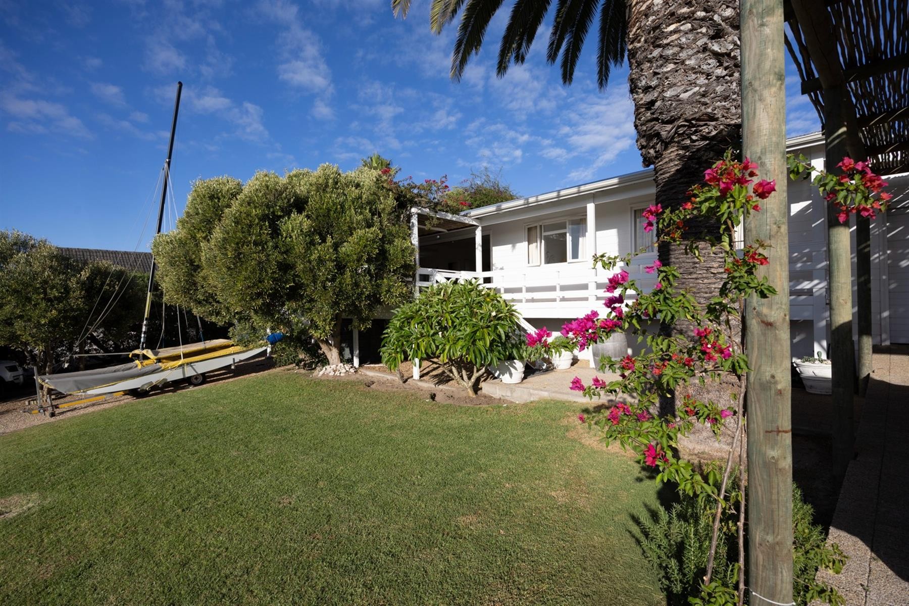 House for sale in Middedorp, Langebaan, 250 m²