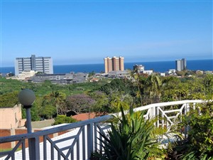 Absolutely beautiful 4 bedroom home For Sale in Amanzimtoti, KwaZulu Natal - P1629293