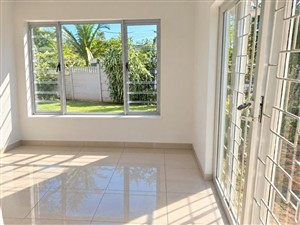 Absolutely beautiful 4 bedroom home For Sale in Amanzimtoti, KwaZulu Natal - P1629293
