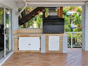 Absolutely beautiful 4 bedroom home For Sale in Amanzimtoti, KwaZulu Natal - P1629293