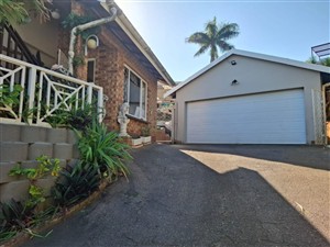 Absolutely beautiful 4 bedroom home For Sale in Amanzimtoti, KwaZulu Natal - P1629293