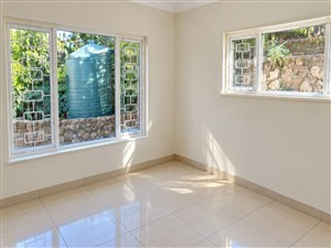 Absolutely beautiful 4 bedroom home For Sale in Amanzimtoti, KwaZulu Natal - P1629293