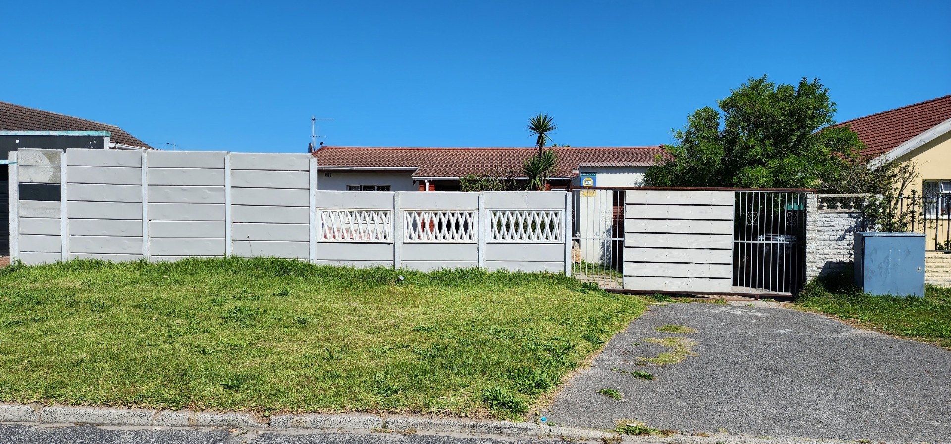 Perfect Renovator's Dream On A Sizeable Lot