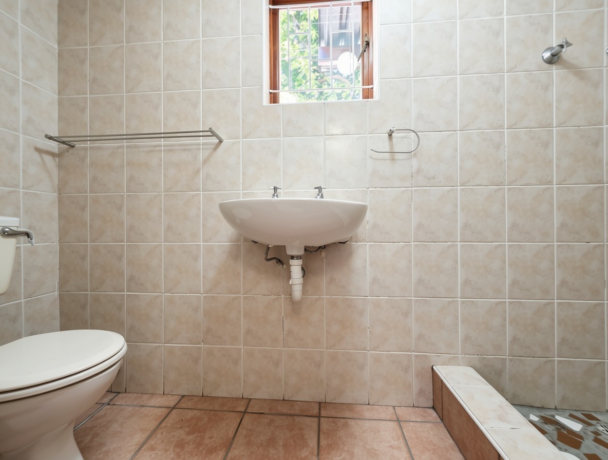 Cottage for rent in Bellair, Bellville, 60 m²