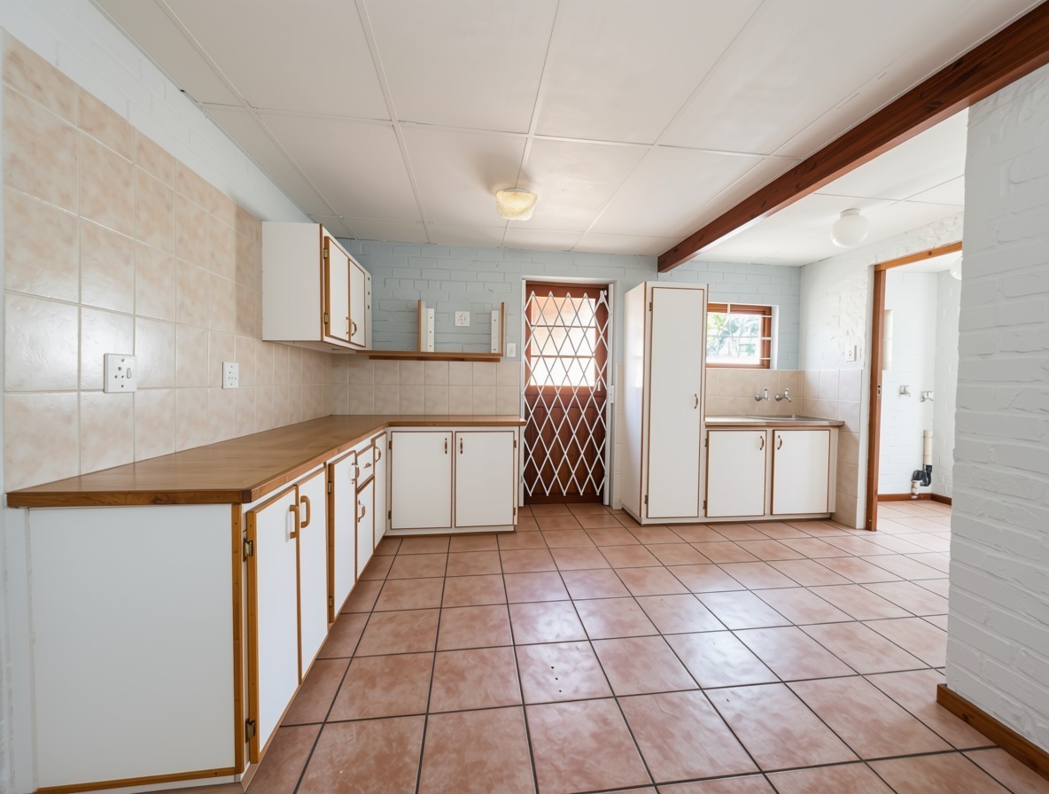 Cottage for rent in Bellair, Bellville, 60 m²