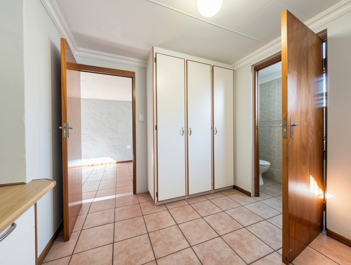 Cottage for rent in Bellair, Bellville, 60 m²
