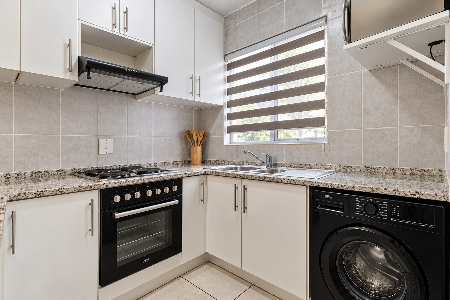 Townhouse for sale in Horizon View, Roodepoort, 48 m²