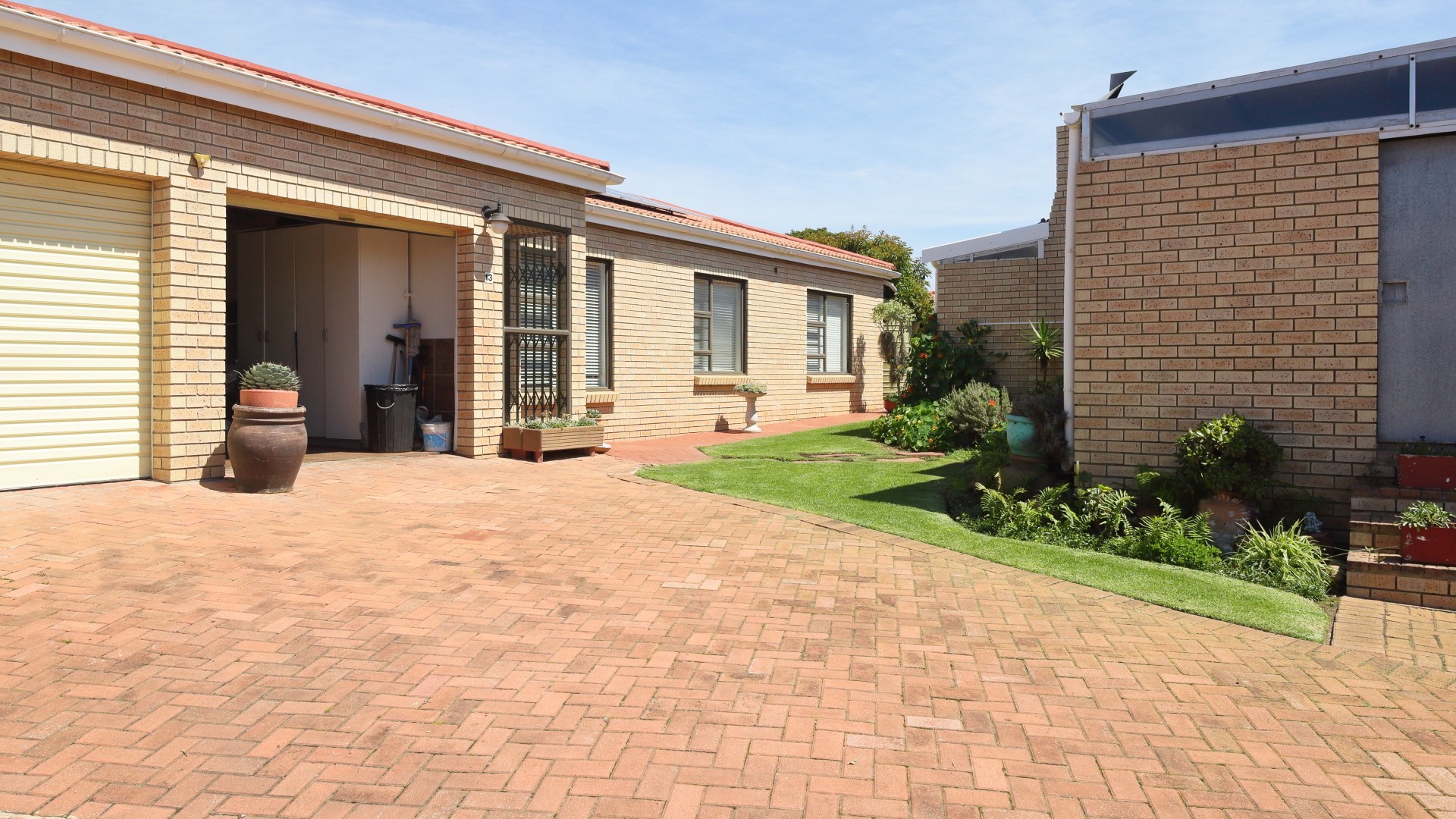 Townhouse for sale in Jeffreys Bay Central, Jeffreys Bay, 133 m²