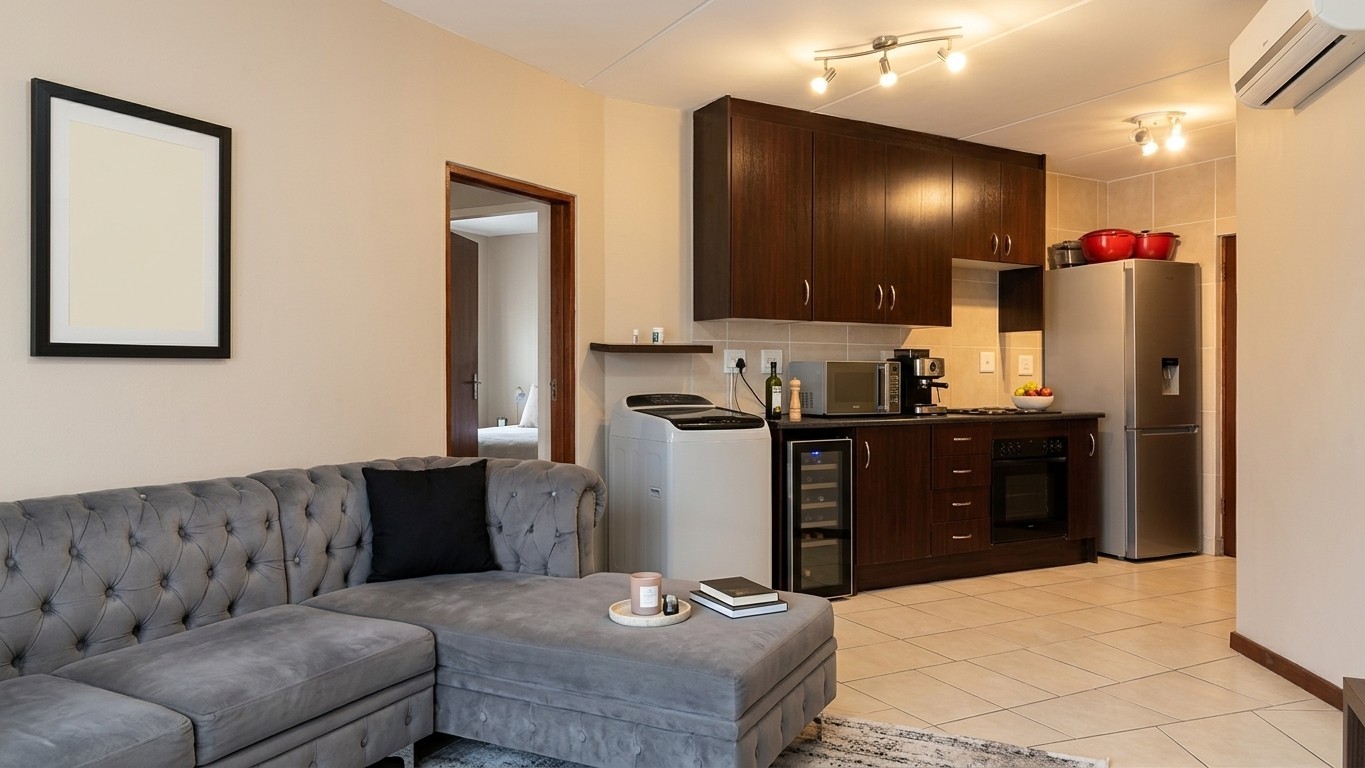 Apartment for sale in Aeroton, Johannesburg, 49 m²