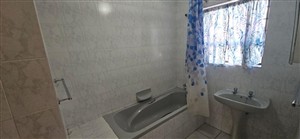 House For Sale in Rhodesdene, Kimberley - P1633094