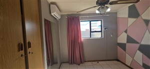 House For Sale in Rhodesdene, Kimberley - P1633094