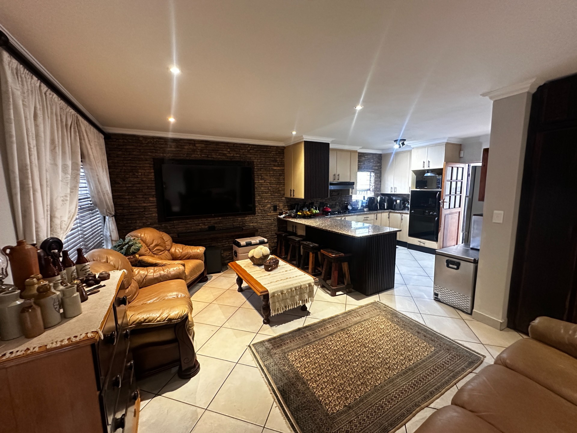 House for sale in Faerie Glen, Pretoria, 241 m²