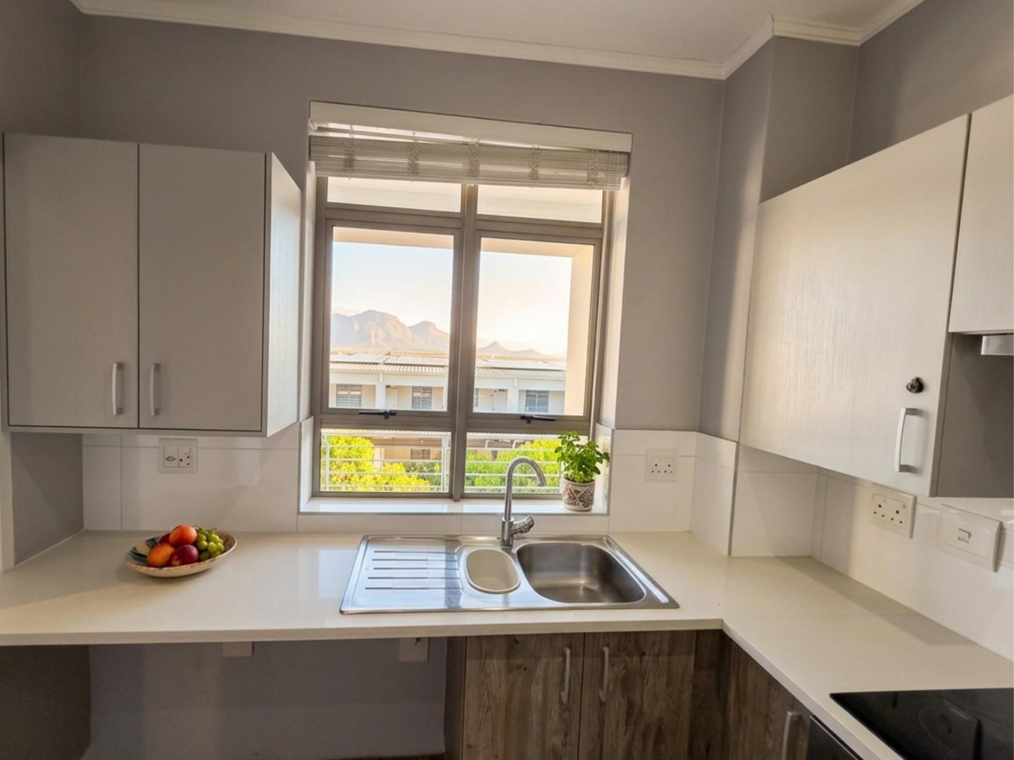 Apartment for sale in Plattekloof, Parow, 77 m²