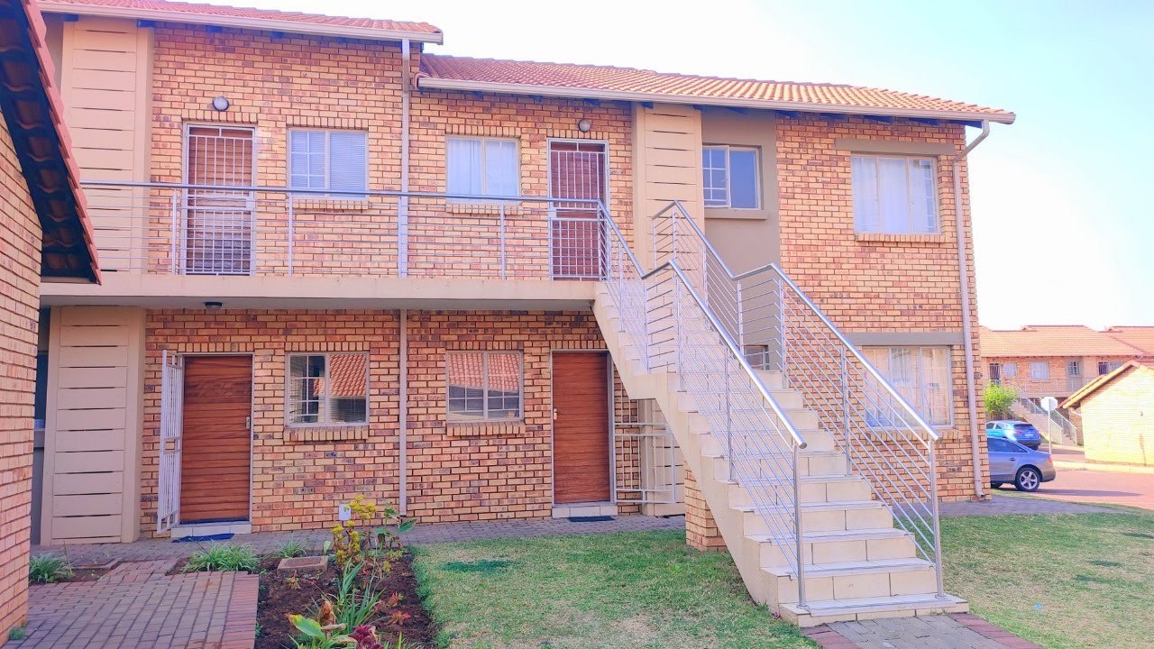 2 Bedroom Apartment For Sale in Monavoni, Centurion