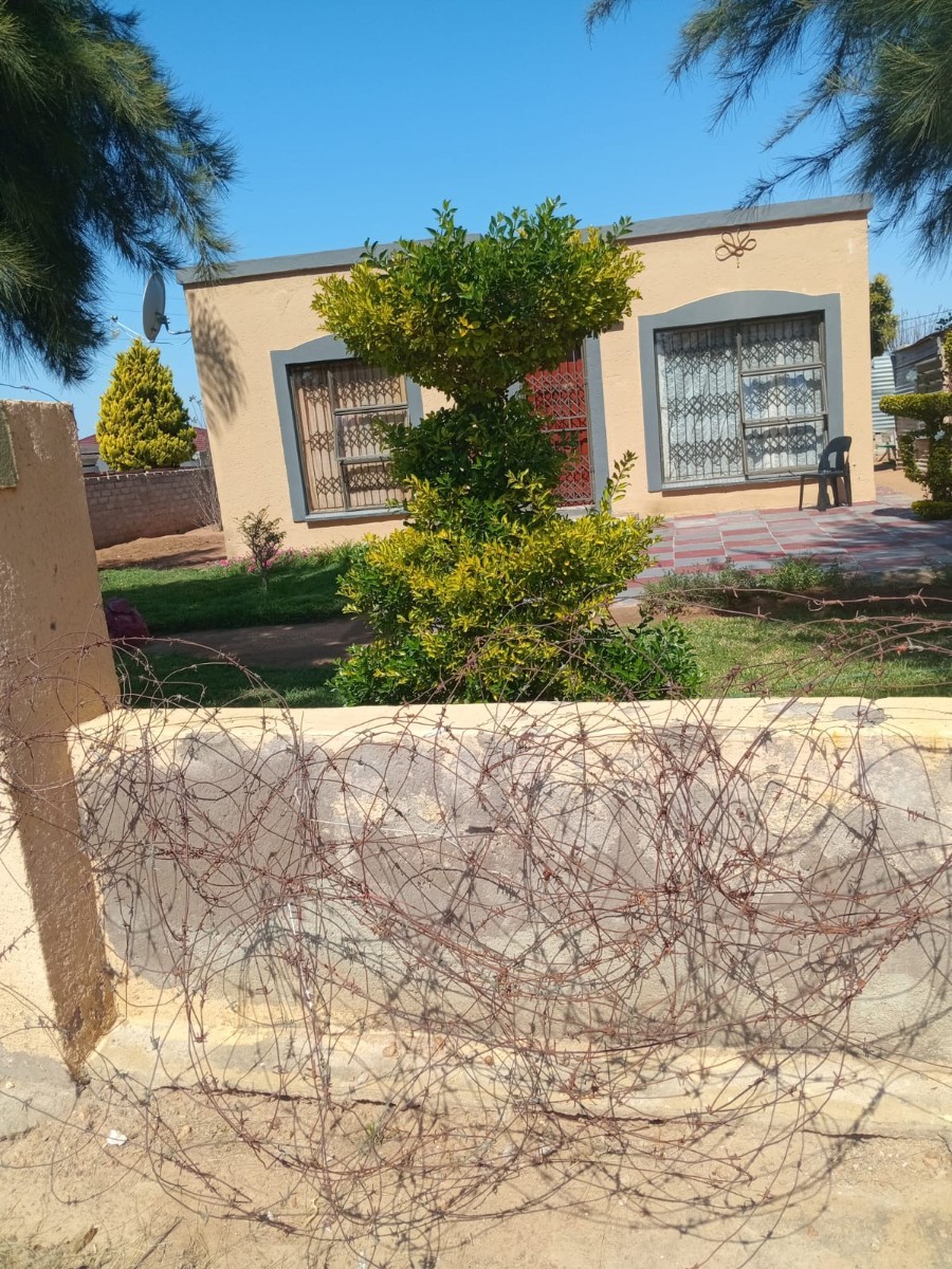 House For Sale in Sook Park near Seshego, Polokwane