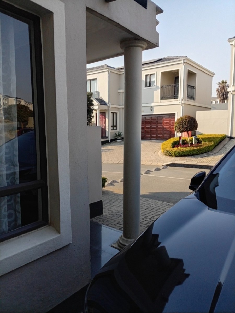 House for rent in Craigavon, Sandton, 311 m²
