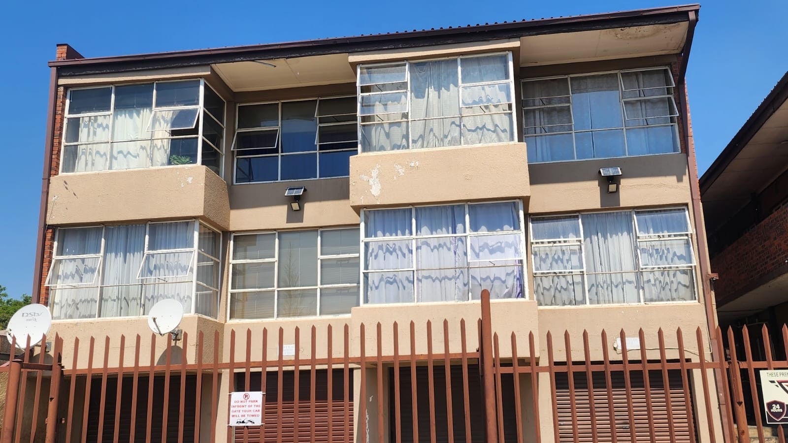 Newly Renovated 2 Bedroom Apartment for Sale in Brakpan Central