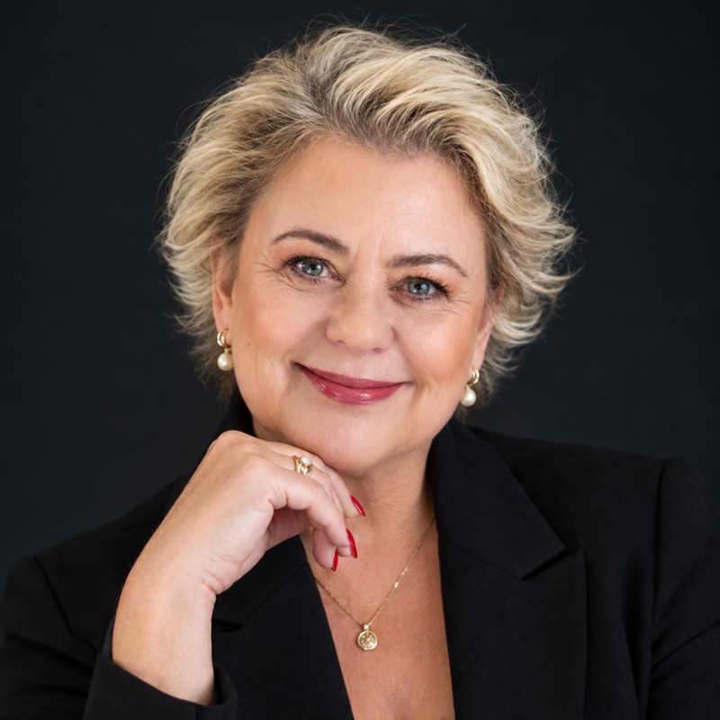 Elmarie Leonard